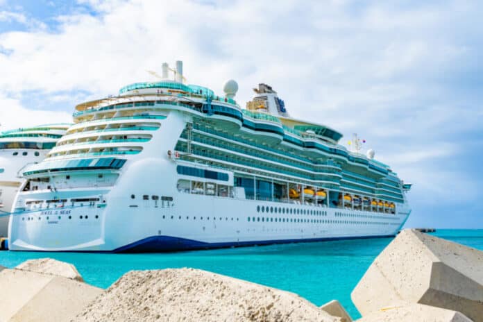 Royal Caribbean's Jewel of the Seas Cruise Ship